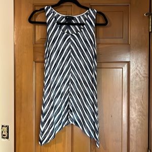 Ladies sleeveless top size S